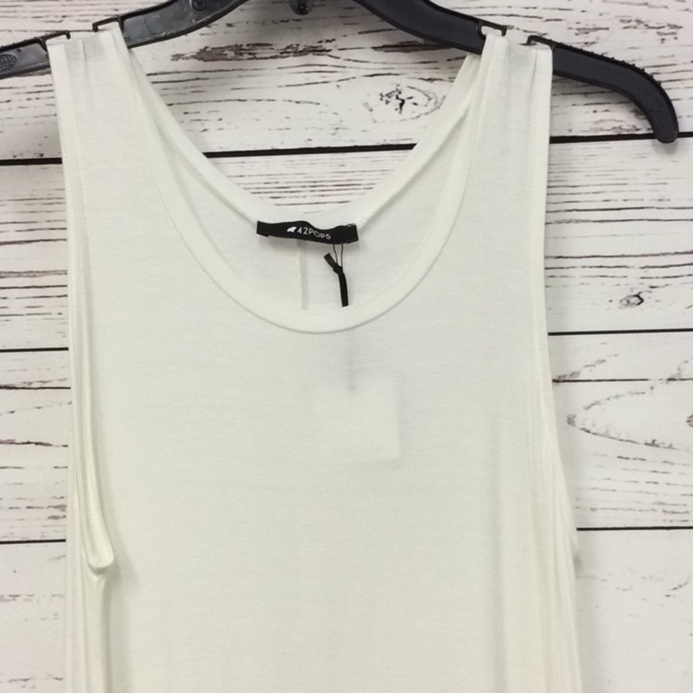 42 Pops white sleeveless knit trapeze dress - Picture 2 of 4